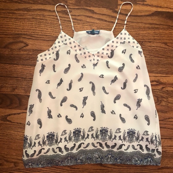 Flowy sleeveless blouse - Picture 2 of 4